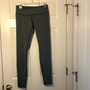 lululemon black/gray leggings size 6